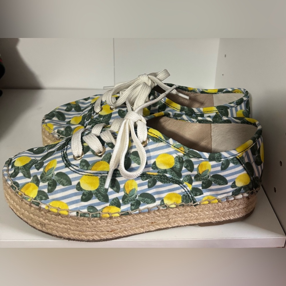 Gianni Bini Dunnigan Blue Stripe w/ Lemons Espadrille Shoes Size 7 Like New